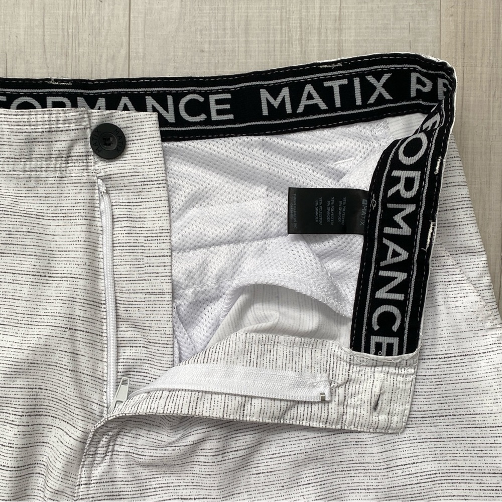 Matix Men's Performance White & Black Stripe Lightweight Quick Dry Cargo Shorts - Picture 3 of 7